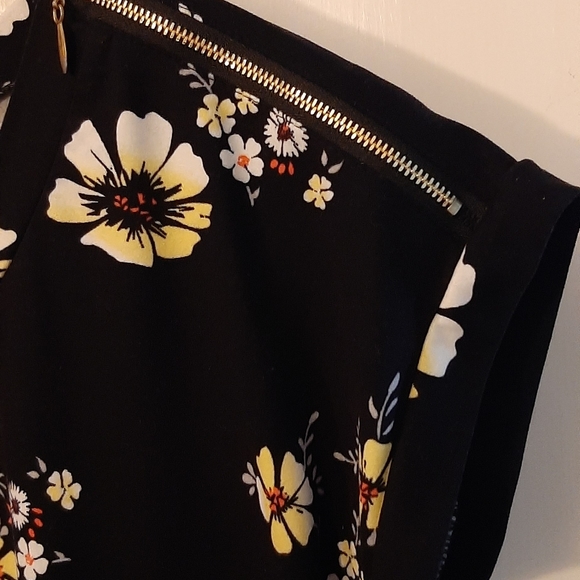 Cute shirt - Picture 2 of 3